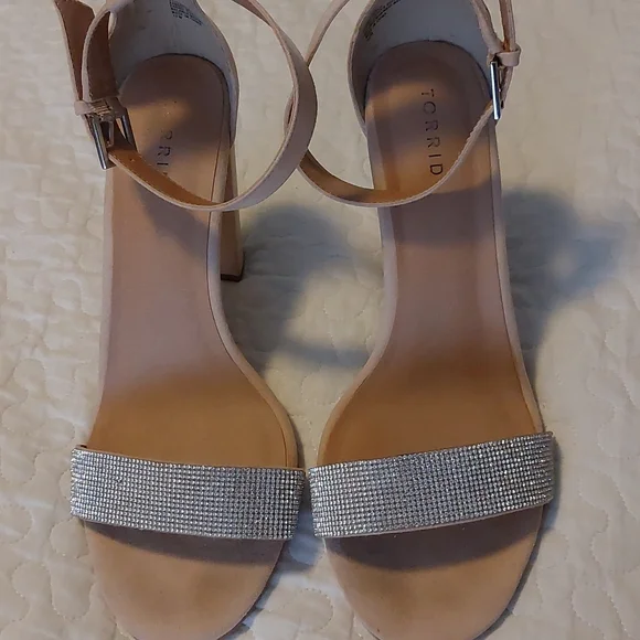 Rhinestone Nude coloured high heels - Picture 2 of 4